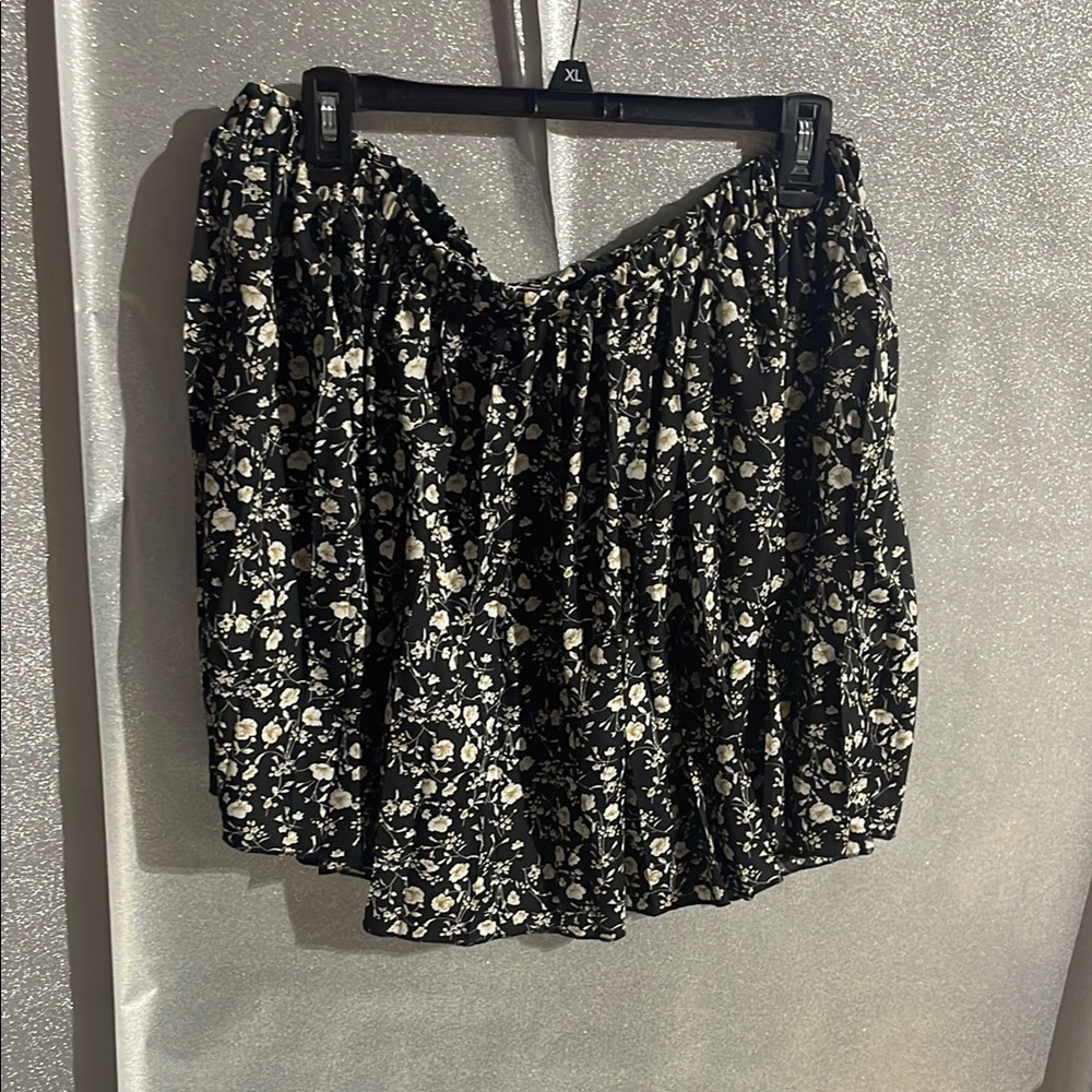 SHEIN Black and Cream Floral Mini Skirt
